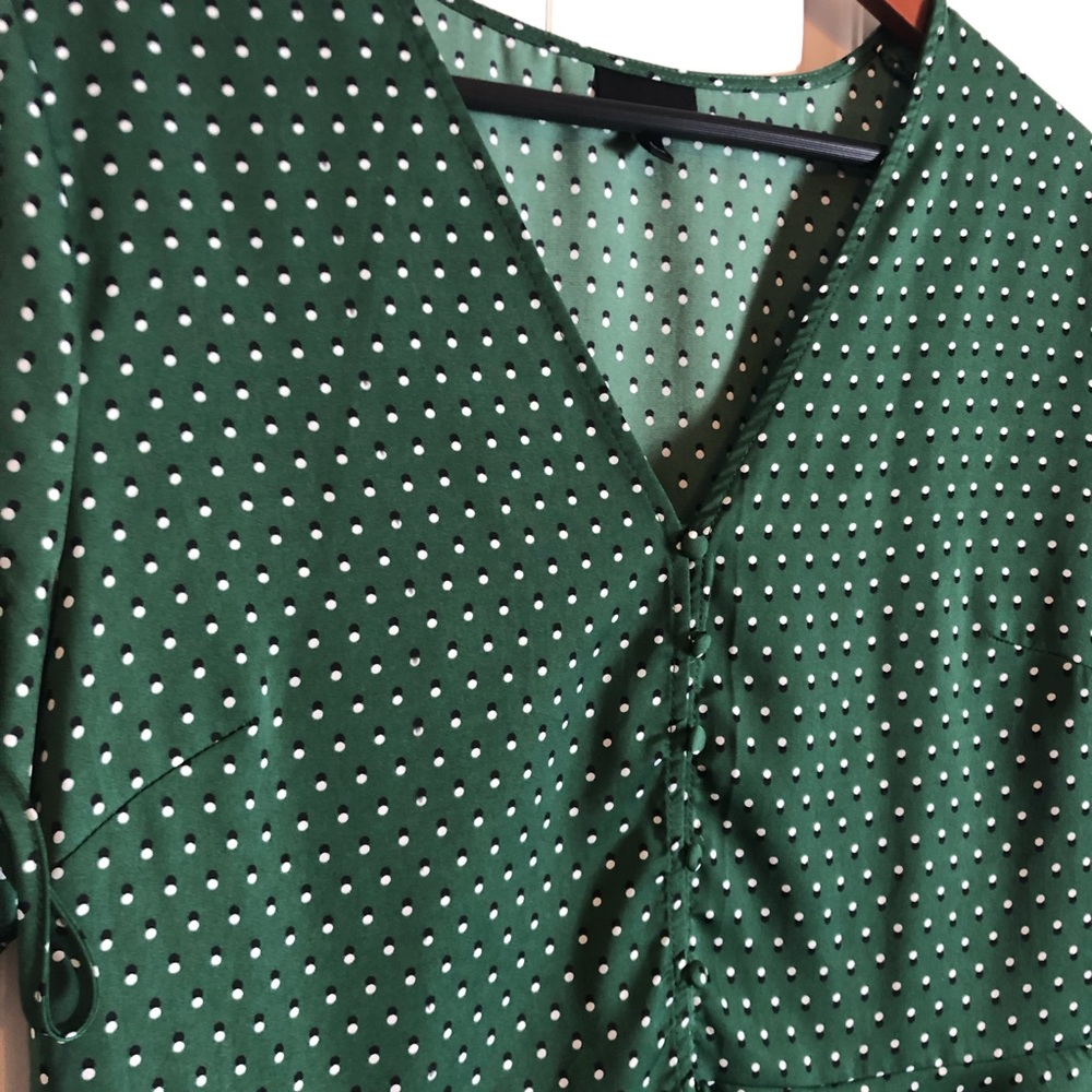 Who What Wear Tie-Sleeve Button Detail Peplum Top - Picture 3 of 4